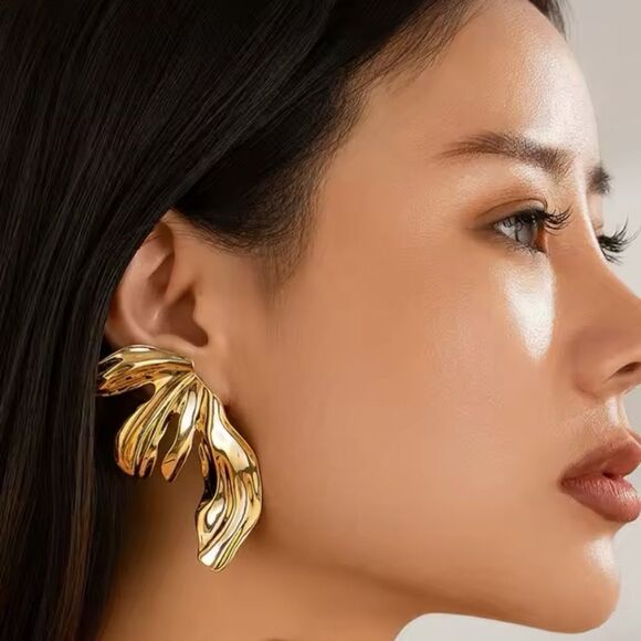 StatementāearringsāN602 - Picture 2 of 6